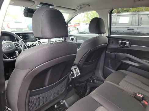 Used 2021 Kia Sorento LX FWD image 11