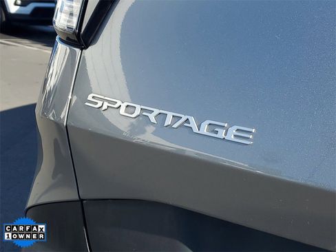 Used 2023 Kia Sportage LX image 7