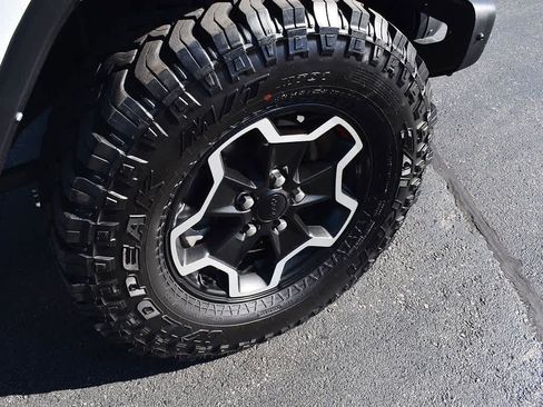 Used 2022 Jeep Gladiator Sport image 9