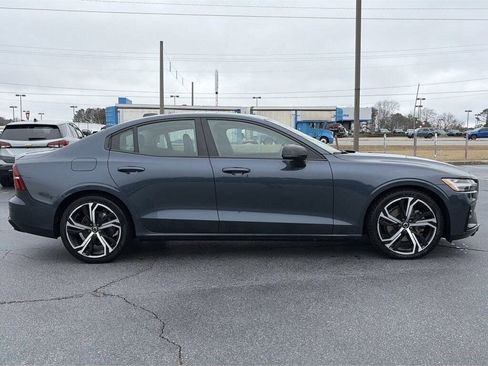 Used 2024 Volvo S60 B5 Core image 6