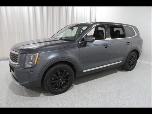 Used 2021 Kia Telluride LX FWD image 3