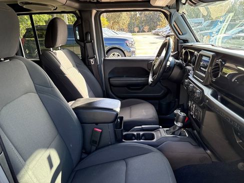 Used 2022 Jeep Wrangler Unlimited Sport image 27