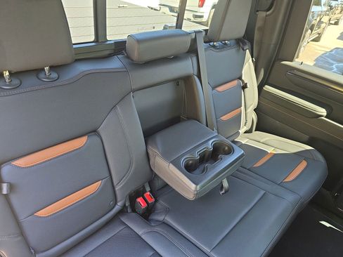 Used 2024 GMC Sierra 2500 AT4 w/ AT4 Premium Plus Package image 11