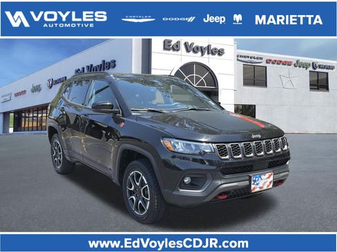 Used 2024 Jeep Compass Trailhawk AWD/4WD image 1
