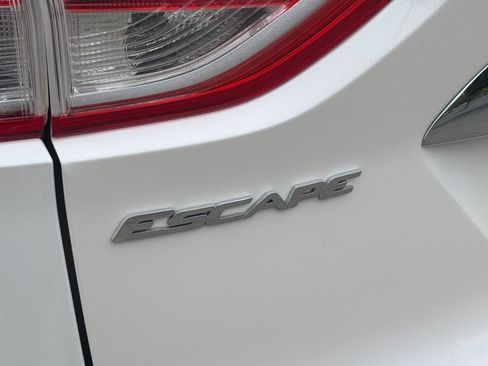 Used 2014 Ford Escape Titanium w/ Equipment Group 401A FWD image 37