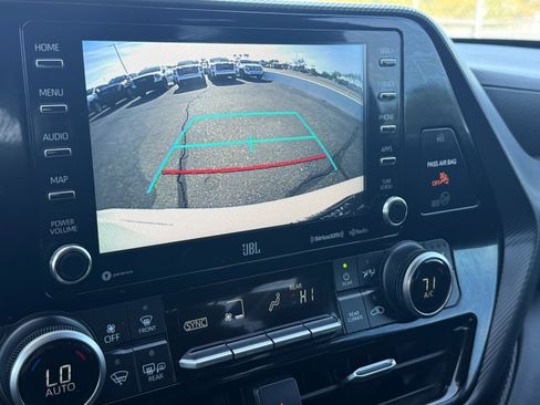 Used 2021 Toyota Highlander XSE image 26