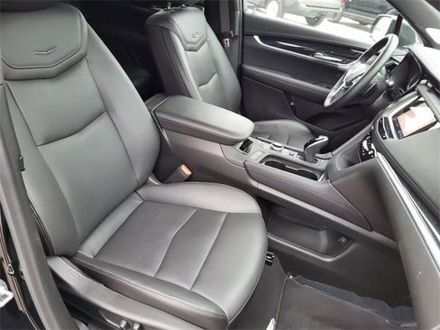 Used 2025 Cadillac XT5 Premium Luxury image 21