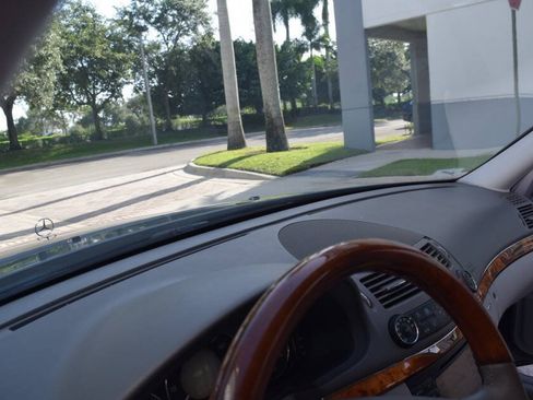 Used 2006 Mercedes-Benz E 350 Sedan image 64