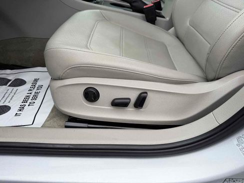 Used 2015 Volkswagen Passat 1.8T Limited Edition image 12