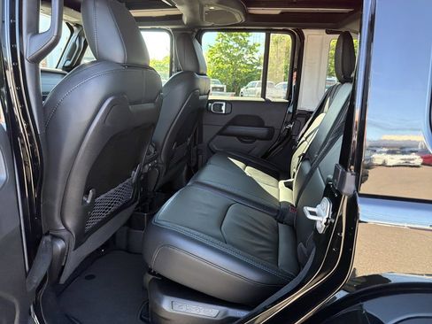 Used 2024 Jeep Wrangler High Altitude AWD/4WD image 13