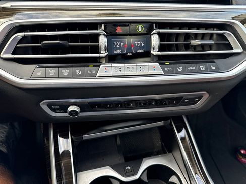 Used 2020 BMW X7 xDrive40i w/ Premium Package AWD/4WD image 25