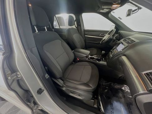 Used 2019 Ford Explorer XLT w/ Equipment Group 201A FWD image 30