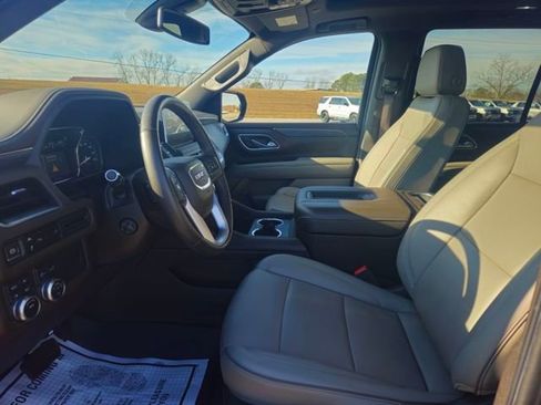 Used 2021 GMC Yukon SLT w/ SLT Premium Package image 9