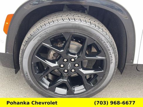 Used 2024 Chevrolet Traverse RS FWD image 32