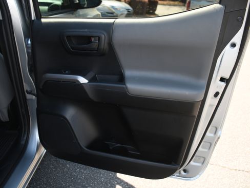 Certified 2023 Toyota Tacoma SR5 image 18