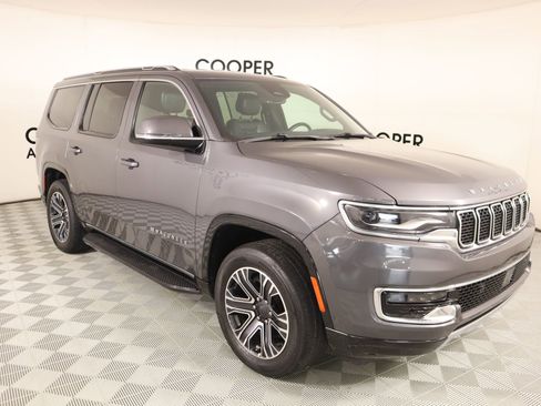 Used 2022 Jeep Wagoneer Series III AWD/4WD image 1