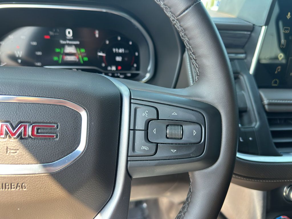 Used 2023 GMC Yukon XL SLT w/ SLT Premium Package AWD/4WD image 23