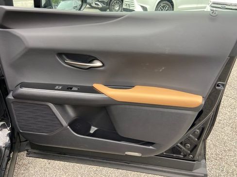 Used 2024 Lexus UX 250h AWD w/ Premium Package image 28