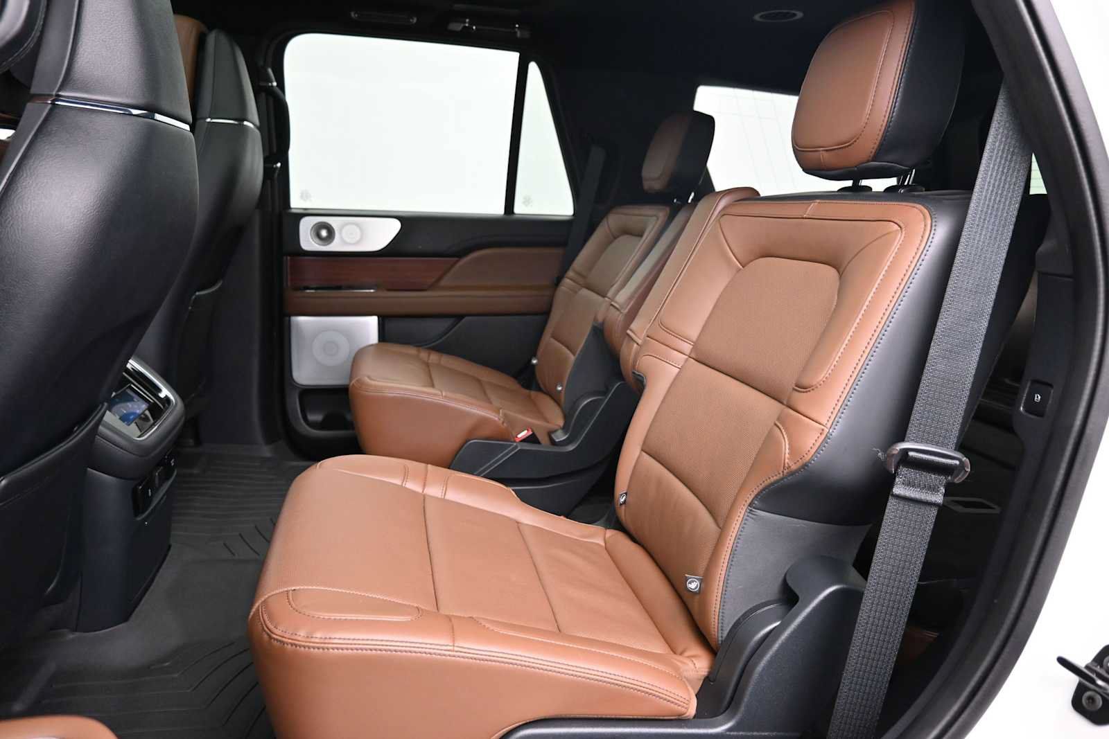 Used 2023 Lincoln Navigator Reserve AWD/4WD image 14