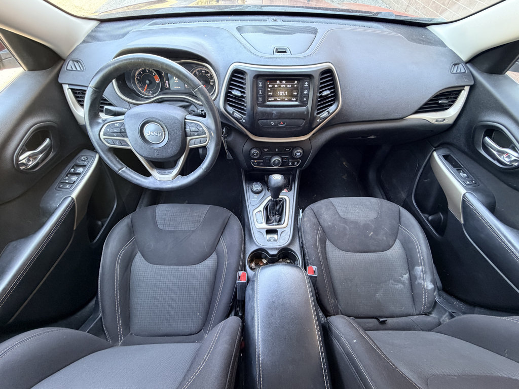 Used 2017 Jeep Cherokee Latitude w/ Safety/Convenience Group AWD/4WD image 15