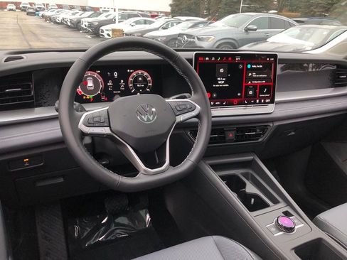 New 2026 Volkswagen Tiguan SE AWD/4WD image 15