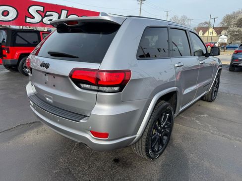 Used 2019 Jeep Grand Cherokee Altitude image 5