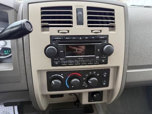 Used 2005 Dodge Dakota SLT image 23