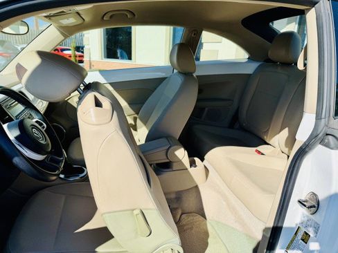 Used 2014 Volkswagen Beetle 2.5 image 7