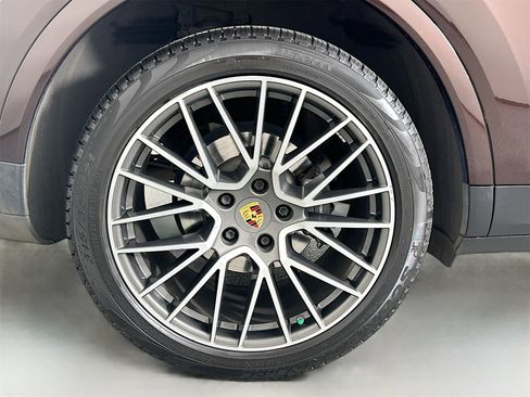 Certified 2019 Porsche Cayenne image 13