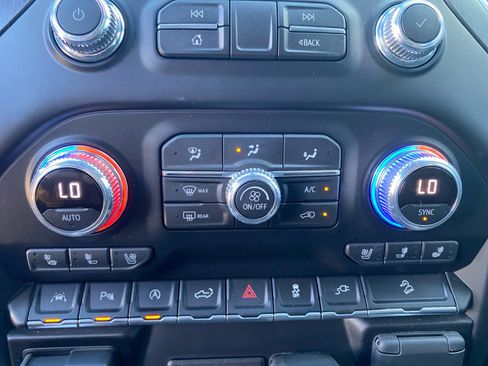 Used 2021 GMC Sierra 1500 AT4 w/ Technology Package image 18