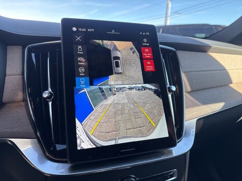 Used 2025 Volvo XC90 T8 Ultra w/ Protection Package Premier image 22