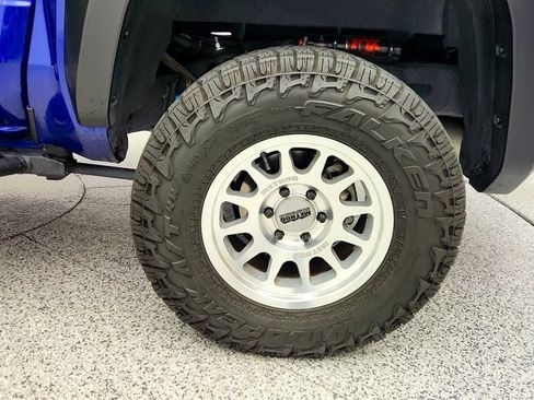 Used 2024 Toyota Tacoma TRD Sport w/ TRD Sport Upgrade Package AWD/4WD image 9