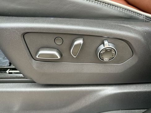 Used 2024 GMC Sierra 1500 Denali Ultimate image 12