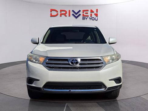 Used 2013 Toyota Highlander Base image 8