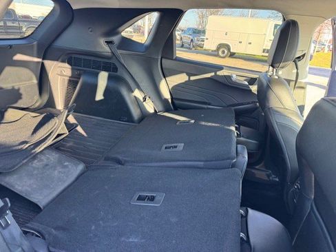 Certified 2022 Ford Escape SEL AWD/4WD image 32