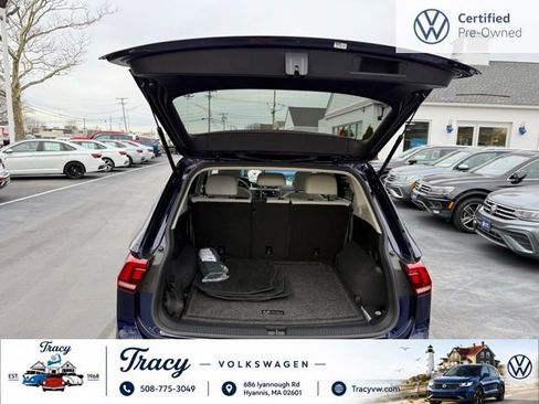 Certified 2023 Volkswagen Tiguan SE w/ Panoramic Sunroof Package AWD/4WD image 11