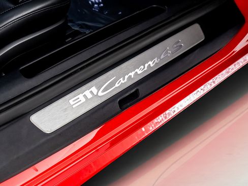 Used 2020 Porsche 911 Carrera 4S w/ Sport Package image 35