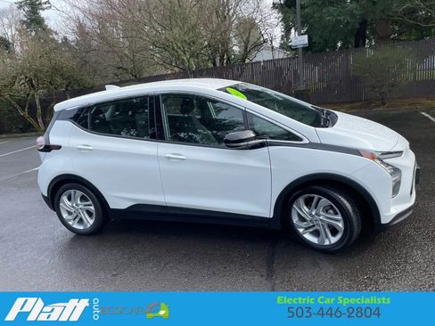 Used 2022 Chevrolet Bolt LT image 12