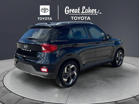 Used 2025 Hyundai Venue SEL FWD image 5
