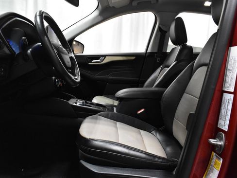 Used 2021 Ford Escape Titanium w/ Titanium Elite Package image 3