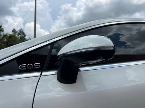 Used 2022 Mercedes-Benz EQS 580 4MATIC Sedan image 18
