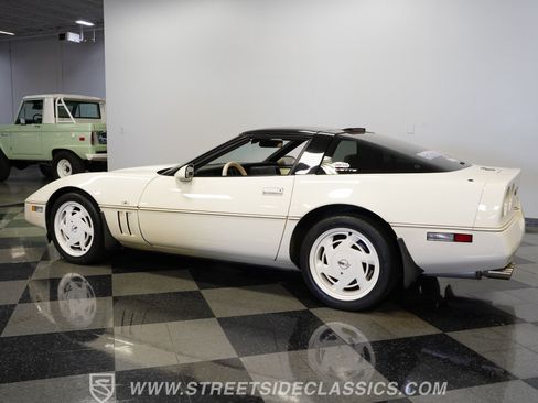 Used 1988 Chevrolet Corvette Coupe RWD image 9
