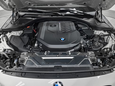 Used 2025 BMW M240i xDrive Coupe AWD/4WD image 11