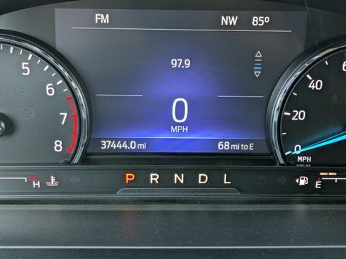 Used 2022 Ford Explorer XLT w/ Equipment Group 202A AWD/4WD image 25