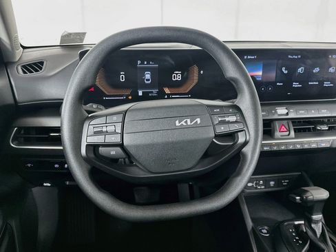 Used 2025 Kia K4 FWD image 18