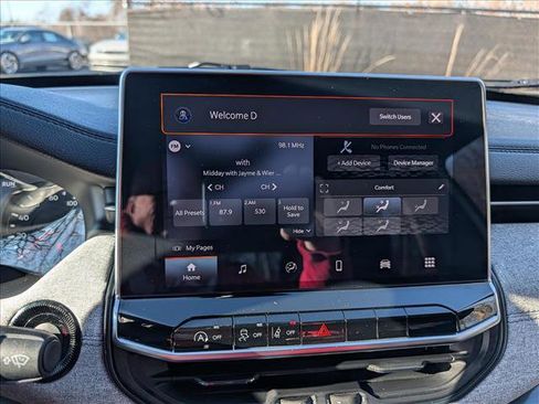 Used 2024 Jeep Compass Latitude image 37