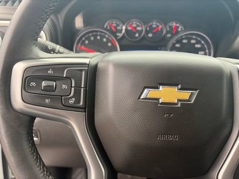 Used 2022 Chevrolet Silverado 1500 LT AWD/4WD image 16