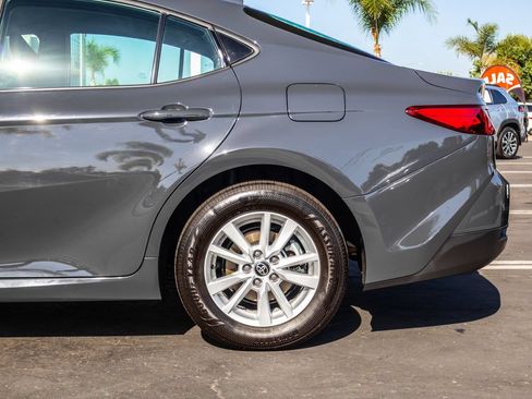 Used 2026 Toyota Camry LE AWD/4WD image 6