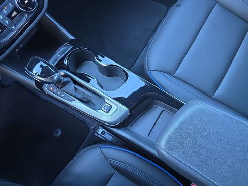 Used 2025 Buick Envista Sport Touring image 31