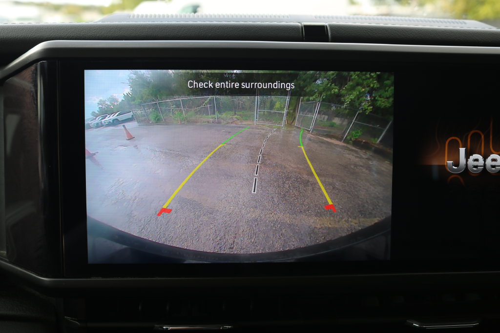 Used 2024 Jeep Wrangler Unlimited Sahara AWD/4WD image 24
